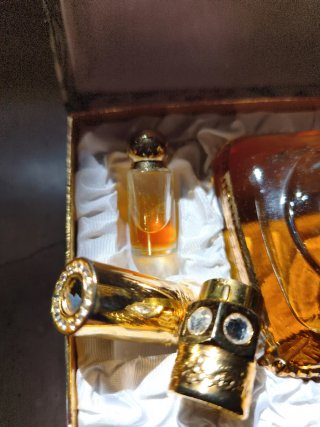Juego de perfume, perfumador y portabarra labios