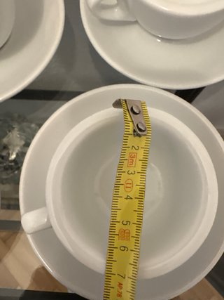 Juego de 4 tazas y platillos Ikea.
