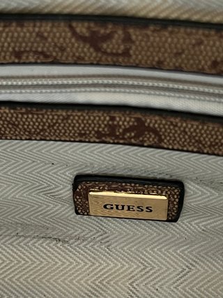 Bolso Guess Marrón con Monedero
