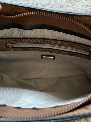 Bolso Guess Marrón con Monedero