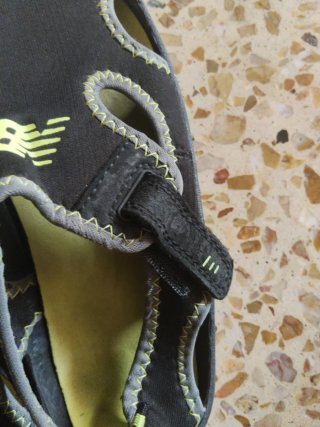 Sandali New Balance per Bambini Nero e Verde