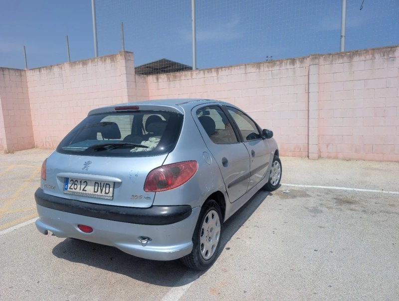 Peugeot 206 2005 - foto 1
