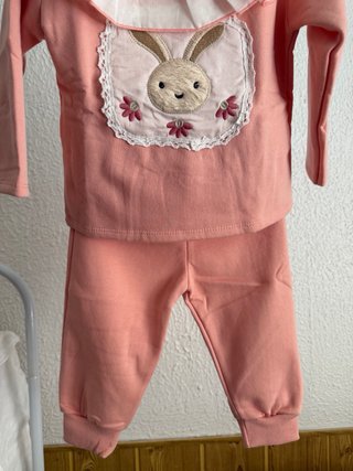 Conjunto bebé niña rosa con dibujo de conejo
