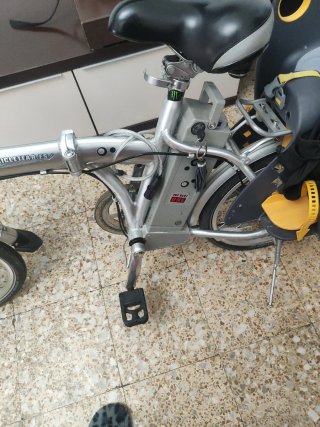 Bicicleta plegable eléctrica