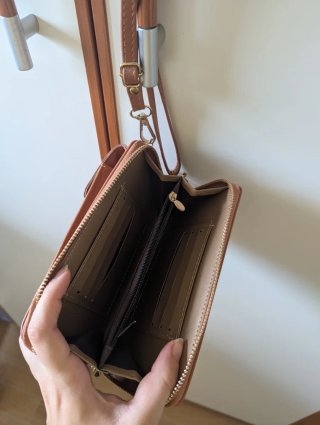 Portafoglio e porta telefono a tracolla