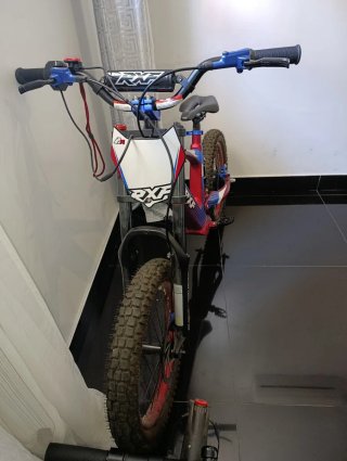 Bici Eléctrica 18 Azul y Roja