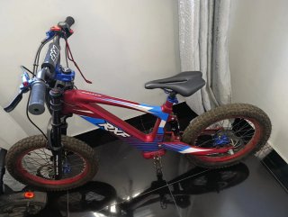 Bici Eléctrica 18 Azul y Roja