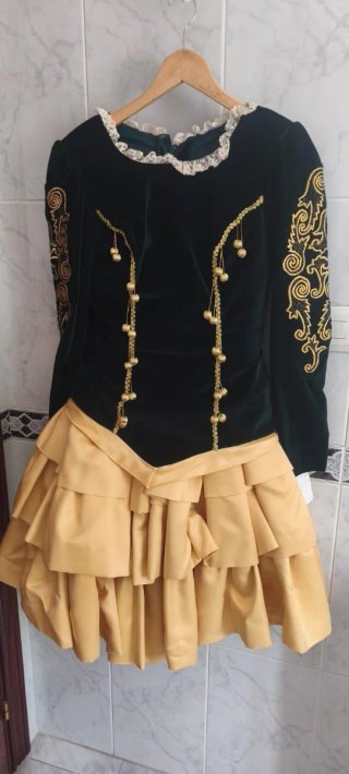 Traje Regional Malagueña Verde y Dorado