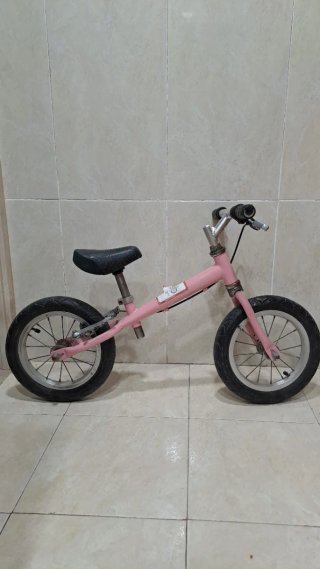 Bici de equilibrio rosa