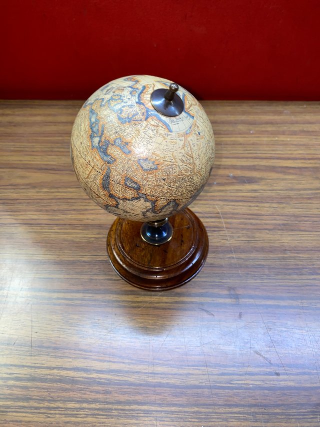 Globo terrestre decorativo vintage