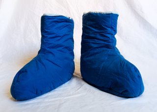BOTA TERMICA PLUMA CALIENTA PIES DUVET ALPINISMO