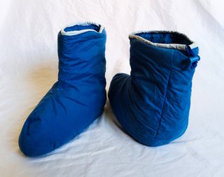 BOTA TERMICA PLUMA CALIENTA PIES DUVET ALPINISMO