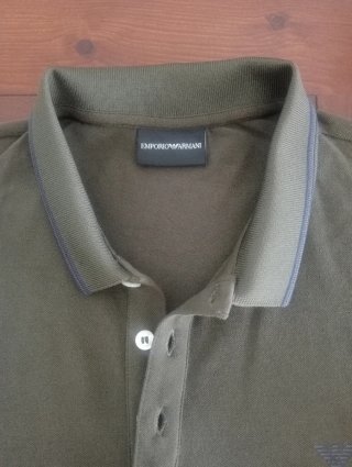 Polo Emporio Armani, talla S, color verde oliva