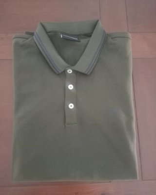 Polo Emporio Armani, talla S, color verde oliva