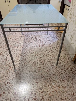 Mesa de cristal Ikea gris