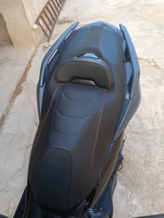 Yamaha X-MAX 125