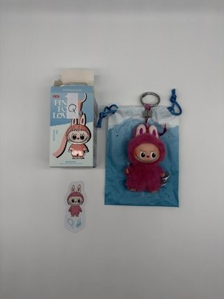 PopMart Labubu Pin For Love Q Originale