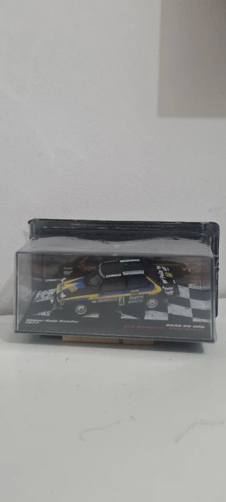 Maquetas de coches Seat Ibiza Otto Rojo 1/18 y mas