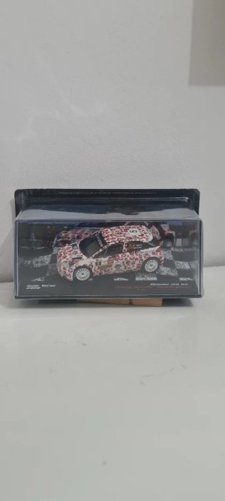 Maquetas de coches Seat Ibiza Otto Rojo 1/18 y mas