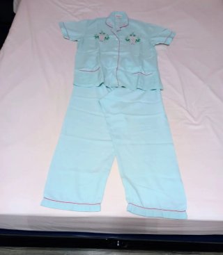 Pijama Bordado Talla 36
