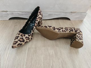 Sandalias animal print tacón