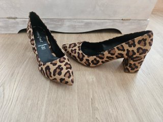 Sandalias animal print tacón