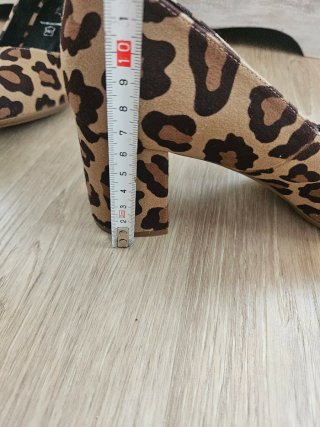 Sandalias animal print tacón
