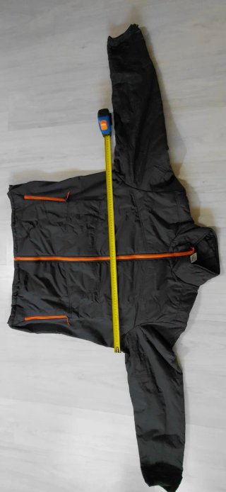 Chaqueta Softshell Negra y Gris montaña