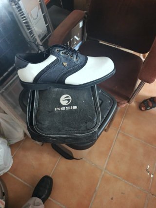 Zapatos de Golf Negros y Blancos