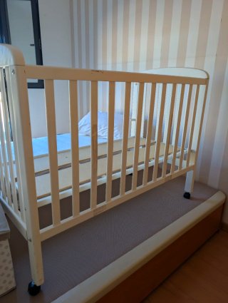 Cuna bebé blanca + colchón