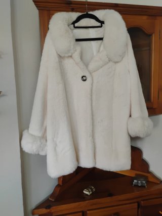 Chaquetón blanco talla 48/50