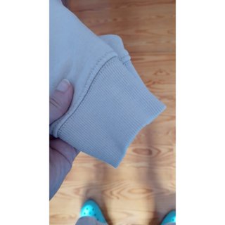 Sudadera beige con capucha