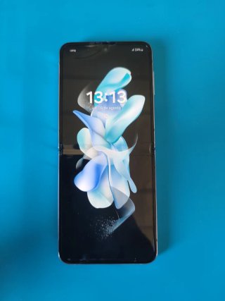Samsung Galaxy Z Flip 4