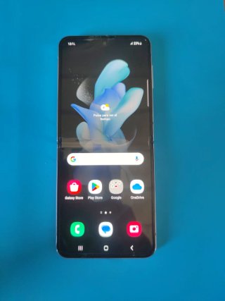 Samsung Galaxy Z Flip 4