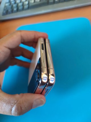 Samsung Galaxy Z Flip 4