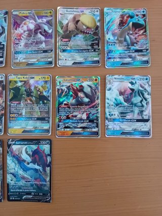 16 Carte Pokemon GX e V condizioni perfette