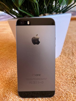 iPhone 5s Space Gray