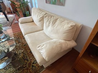 Dos Sofás de piel de ante beige