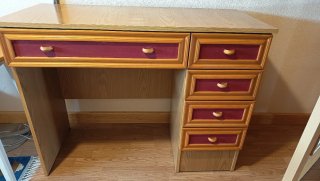 Mesa de estudio de madera
