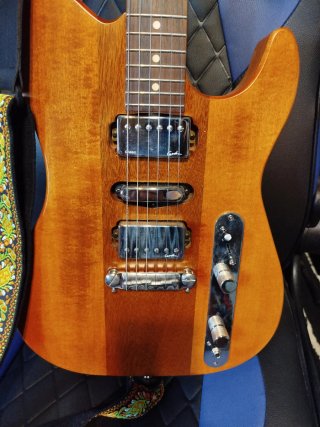 Guitarra eléctrica Godín Radium