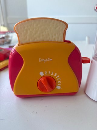 Tostadora y cafetera de juguete