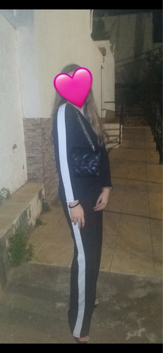 Mono largo negro con raya blanca