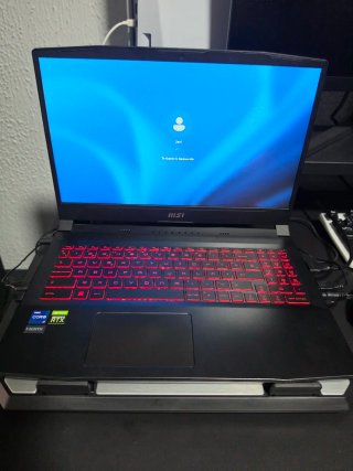 Portátil Gaming MSI Negro