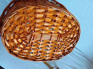 Cesta de mimbre ovalado con asa