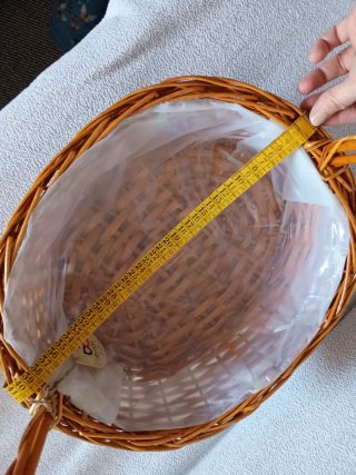 Cesta de mimbre ovalado con asa