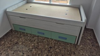 Cajonera Escalera Beige y Verde