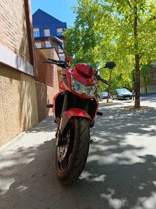 Kawasaki Z750 Roja y Negra