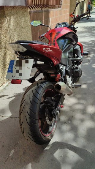 Kawasaki Z750 Roja y Negra