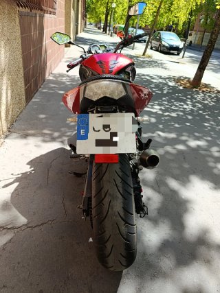 Kawasaki Z750 Roja y Negra