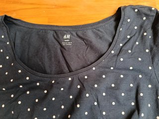 Camiseta premamá H&M lunares negra